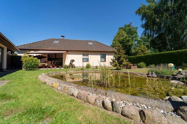 Außenansicht + Garten