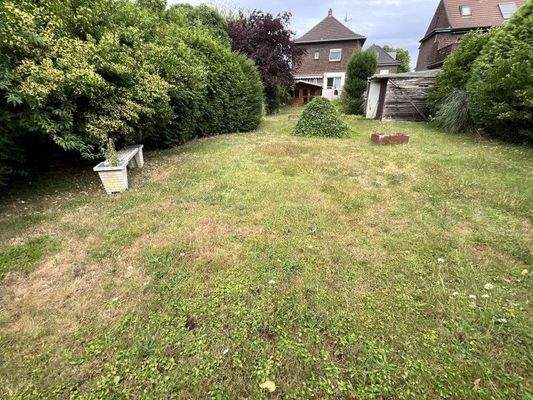 Garten mit Rückansicht