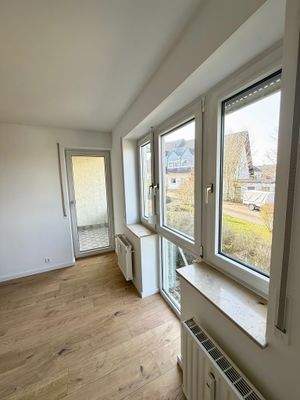 Wohnzimmer - Tür zu Balkon 