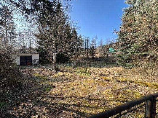Blick in das Grundstück