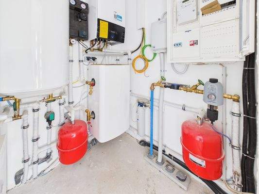 Heizungsraum_1_linke Hälfte 