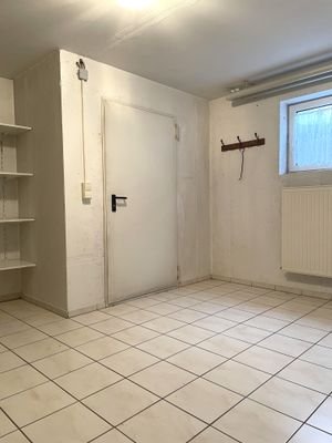 Waschküche mit Außenaufgang