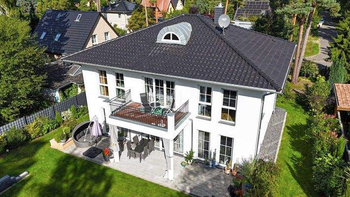 Haus von oben Gartenansicht