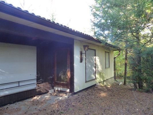 Bungalow und Terrasse