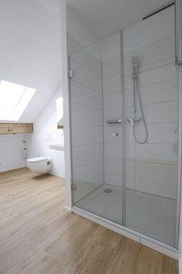 Bad obere Ebene Dusche