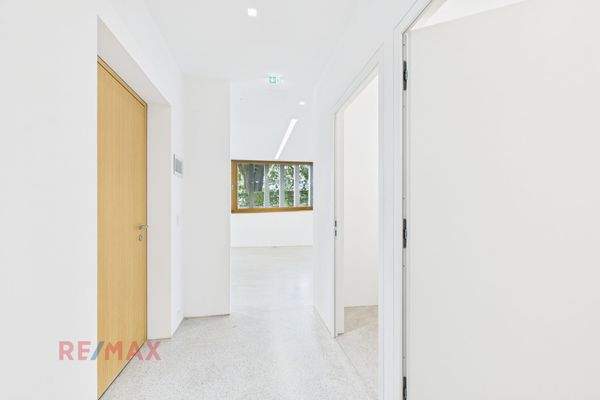 Eingang über Wohnanlage