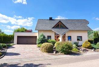 Attraktives EFH mit großzügigem Raumkonzept