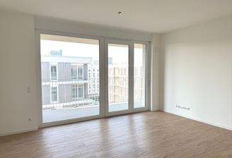 Helle Stadtwohnung mit Balkon