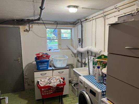 Waschküche Keller.jpg