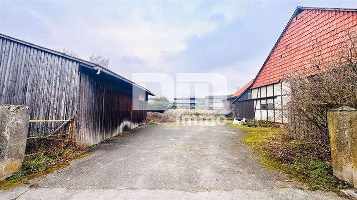 Scheune / Nebengebäude / Zufahrt 2