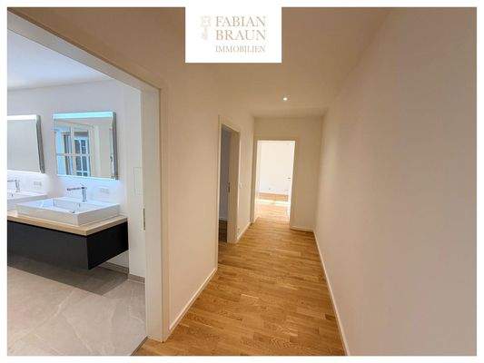 Floor Master Bathroom 