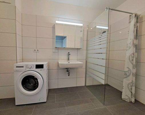 sehr schönes Badezimmer