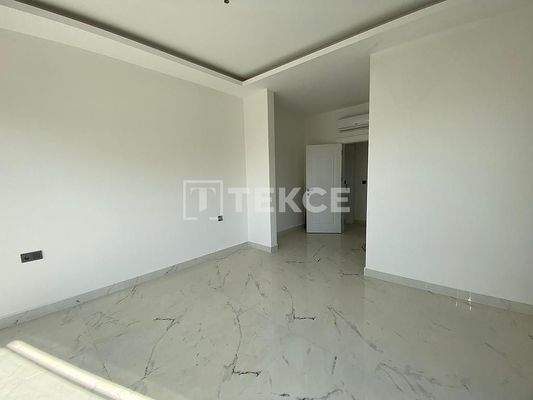 Detached House with a Private Swimming Pool in Alanya
