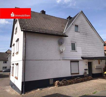 Hauseingang mit Carport