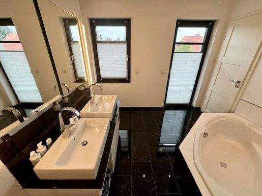 Voll-/Duschbad en suite