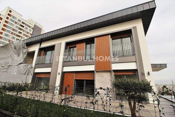 Villas with Garden and Terrace in Basaksehir Istanbul