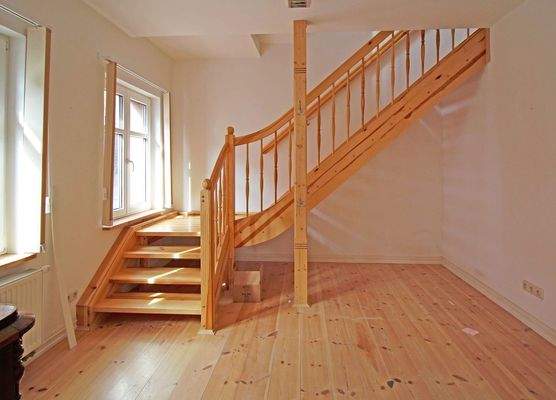 Raum mit Treppenaufgang