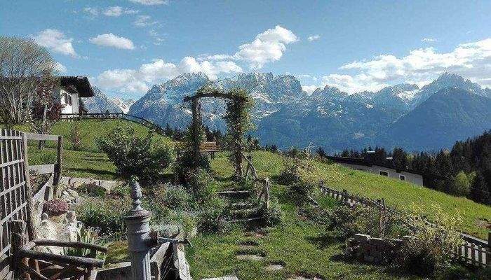 Garten mit Bergblick.jpg