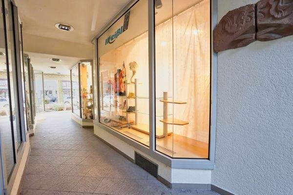 Geschäft 1 Schaufenster 2