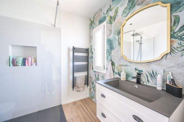 Suite Bathroom in 2nd master bedroom