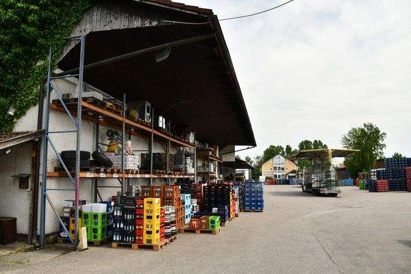 Hof und Außenlager.JPG