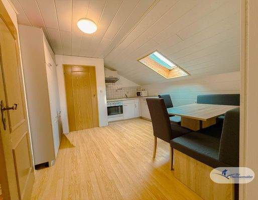 Küche mit Essbereich DG