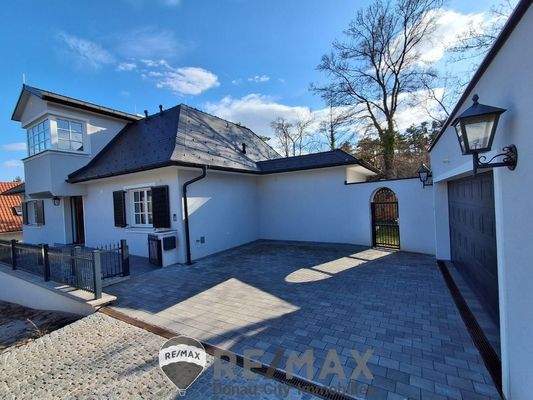 28 Garageneinfahrt Innenhof 2721