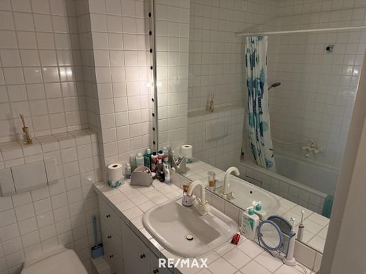 Bad mit Wanne & WC