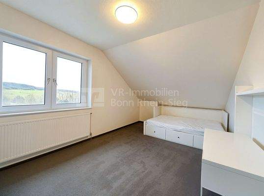 IMG_9493.jpg - Kinderzimmer, Leer (unmöbliert) - (KI generiert)