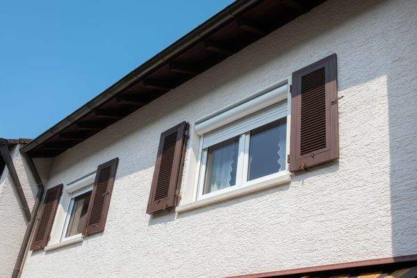 Fenster mit Aussenrollo