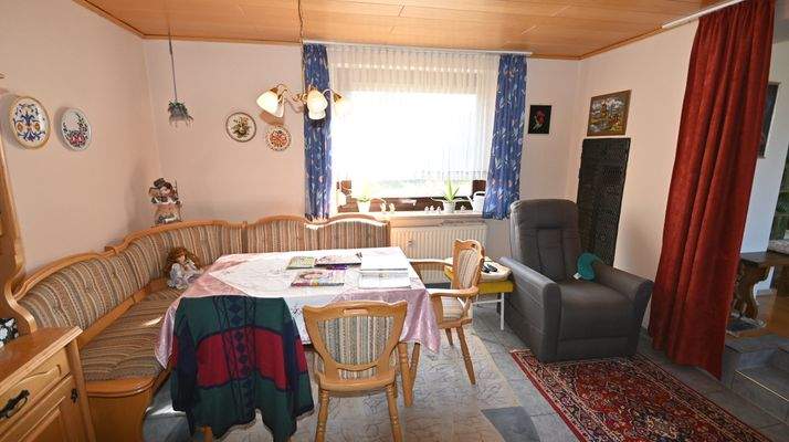 Esszimmer zwischen Küche und Wohnen