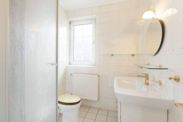 Tageslichtbad mit Dusche