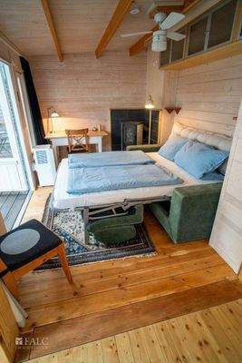 Wohn-, Schlafzimmer 5. OG