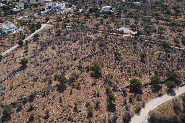 Kreta, Kokkino Chorio: Malerisches Grundstück mit Meerblick und Baurechten zu verkaufen