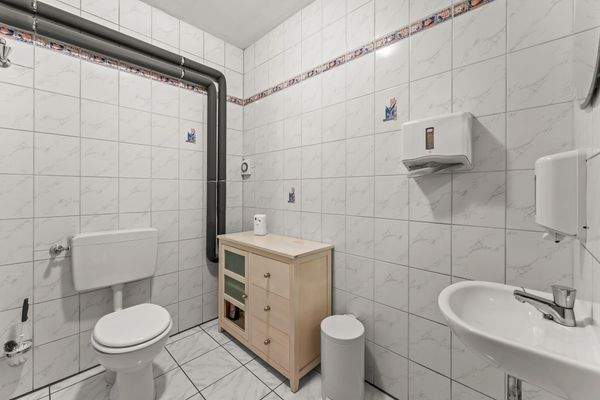 Toilette im Gewerbebereich