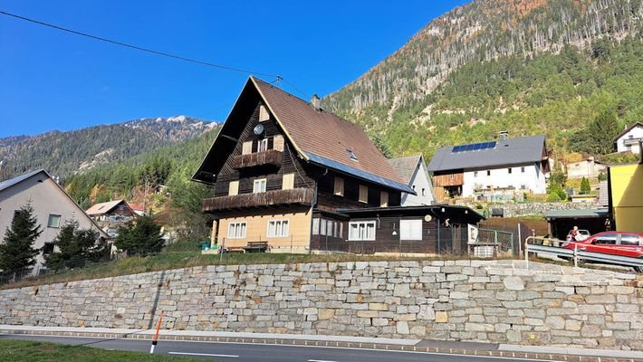 Nach Süden ausgerichtete Fassade B.jpg