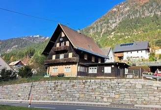 Nach Süden ausgerichtete Fassade B.jpg