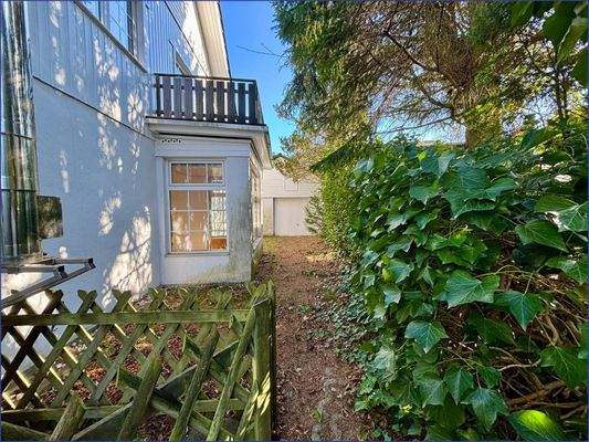 Zugang von Garten zur Garage