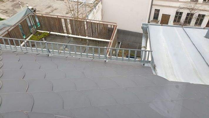 Dach aus Kunstschiefer