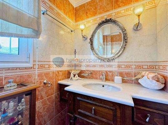 10c9347394fd4007a090eaef8f760617-original