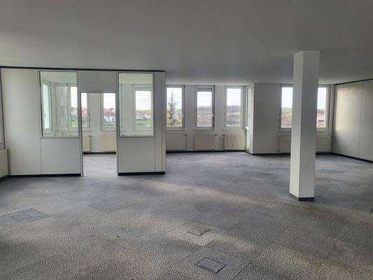B Büro leer.jpg
