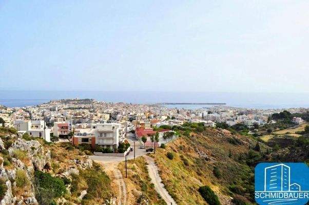 NEUBAU: Kurz vor Baubeginn eine Drei-Zimmer-Wohnung in einem kleinen Komplex in der Stadt mit atemberaubender Aussicht