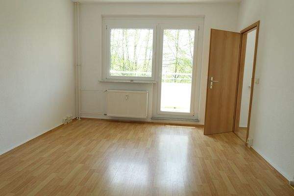 Wohnzimmer Blick Richtung Balkon