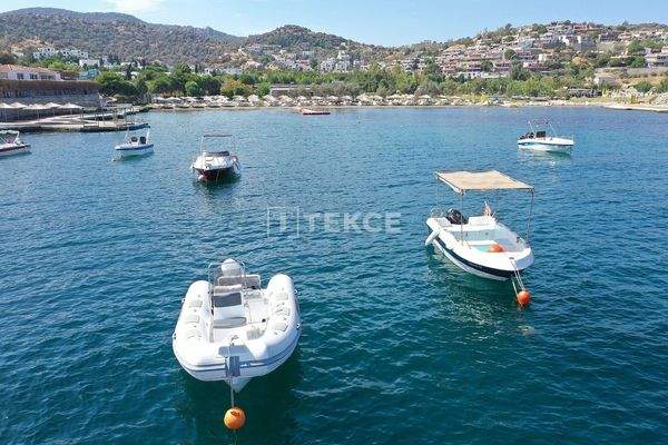1+1 Apartments in a Beachfront Complex in İzmir Foça