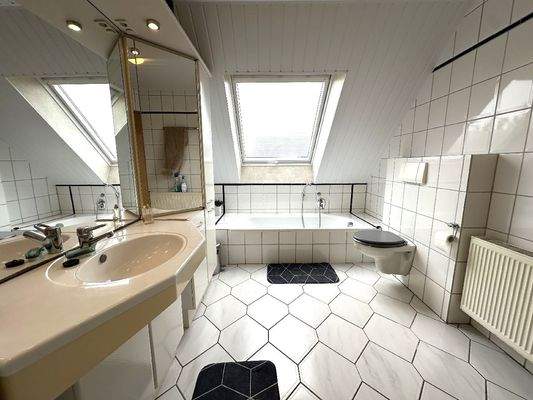 Bad Dachgeschoss