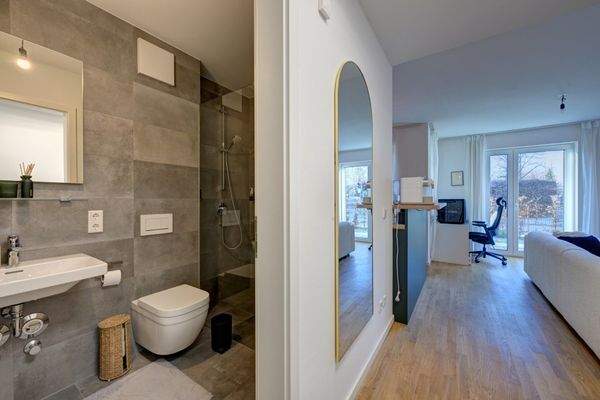 Edles Badezimmer mit zeitloser Ausstattung