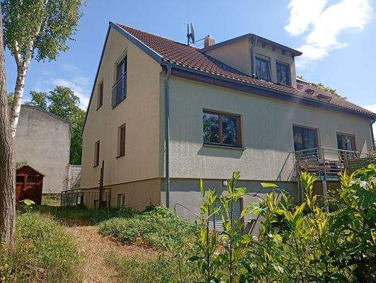 Blick auf die Süd-West Seite des Hauses.jpg