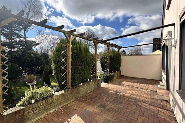 Terrasse mit Gartenblick
