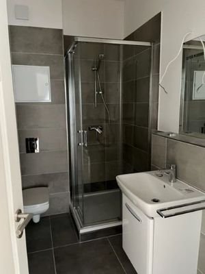 Badezimmer mit Dusche