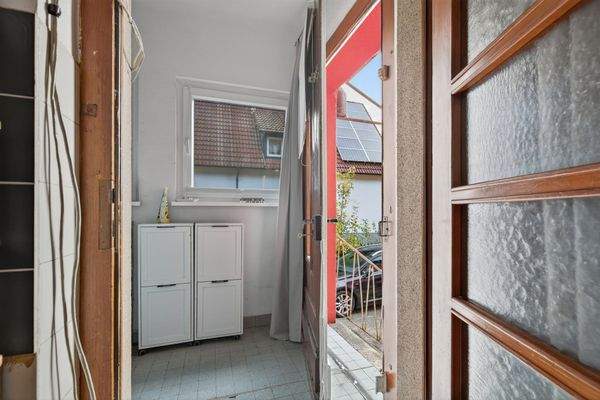 Seitlicher Eingang Erdgeschoss